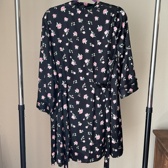 Jonquil In Bloom Floral Robe - Picture 3 of 4